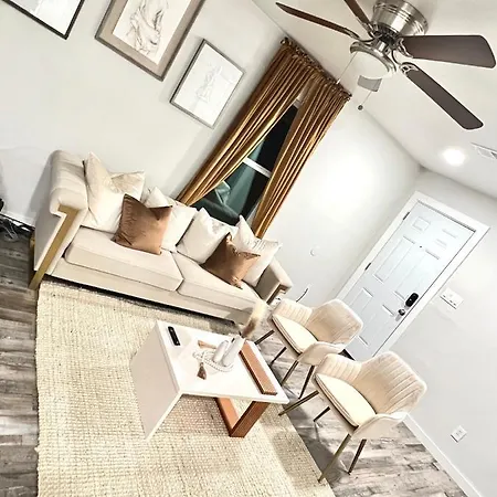 Luxury Modern Apartment In Dallas